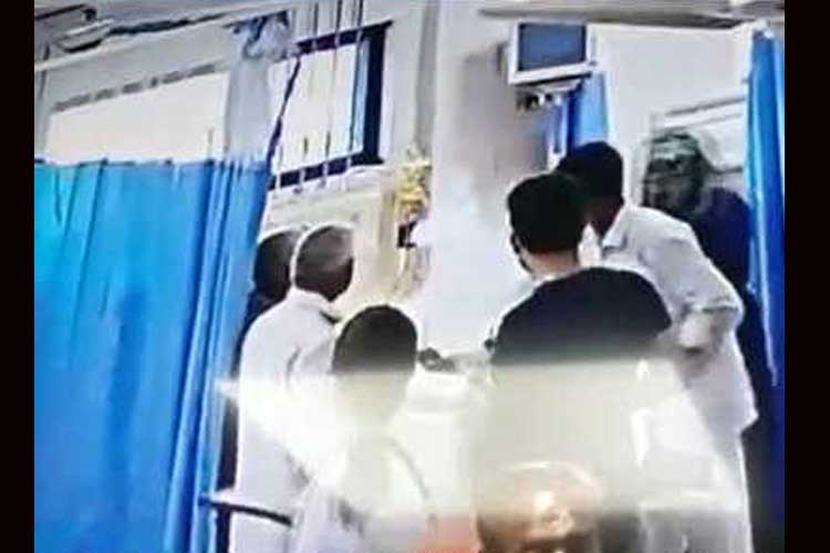 महिला ने खाया जहरीला... महिला ने खाया जहरीला...- India TV Hindi