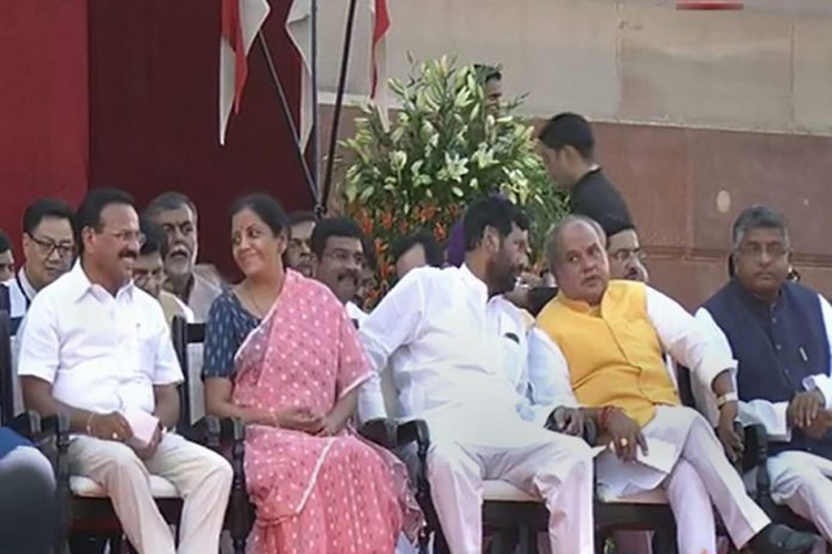 मोदी मंत्रिमंडल में बिहार के 6 सांसद बने मंत्री, इन्हें पहली बार दिया गया मंत्रिमंडल में स्थान मोदी मंत्रिमंडल में बिहार के 6 सांसद बने मंत्री, इन्हें पहली बार दिया गया मंत्रिमंडल में स्थान- India TV Hindi