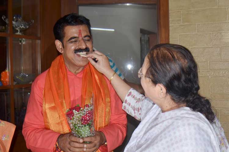 shankar lalwani and sumitra mahajan shankar lalwani and sumitra mahajan- India TV Hindi