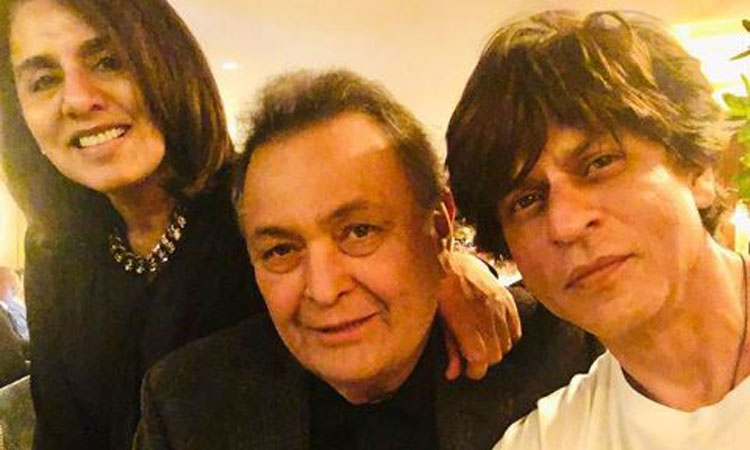 Shah Rukh Khan met Rishi Kapoor and Neetu Kapoor in New York Shah Rukh Khan met Rishi Kapoor and Neetu Kapoor in New York- India TV Hindi