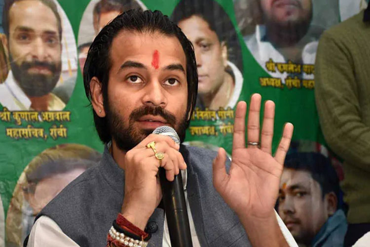 Those who don't like Tejashwi's leadership can leave, be it mahagathbandhan or RJD says Tej Pratap Y Those who don't like Tejashwi's leadership can leave, be it mahagathbandhan or RJD says Tej Pratap Y- India TV Hindi