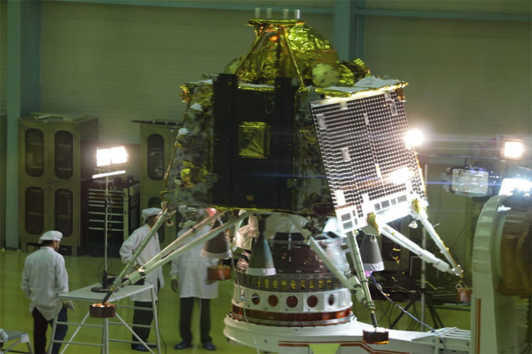 Chandrayaan 2 to be launched at 2:51 am on July 15th says ISRO Chandrayaan 2 to be launched at 2:51 am on July 15th says ISRO- India TV Hindi