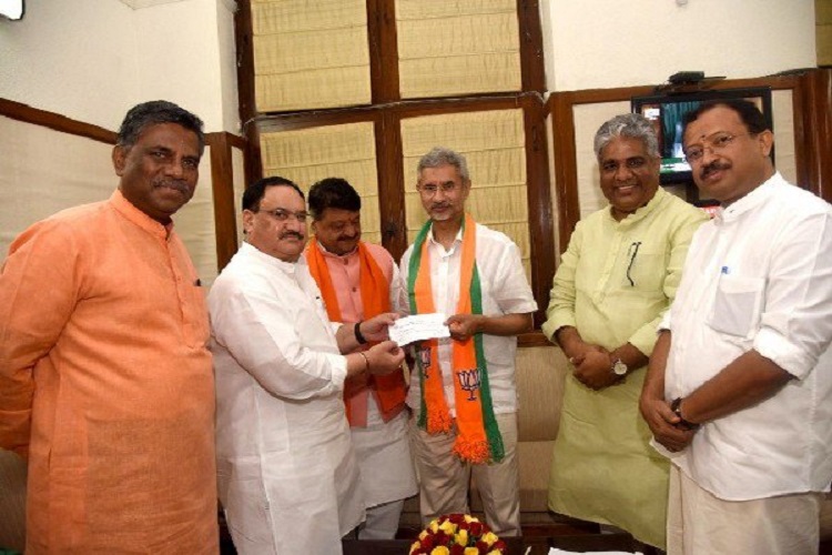S Jaishankar formally joins BJP S Jaishankar formally joins BJP- India TV Hindi