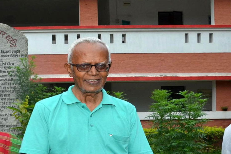 Father Stan Swamy house raided by Pune Police in connection to Bhima Koregaon Violence Case Father Stan Swamy house raided by Pune Police in connection to Bhima Koregaon Violence Case- India TV Hindi