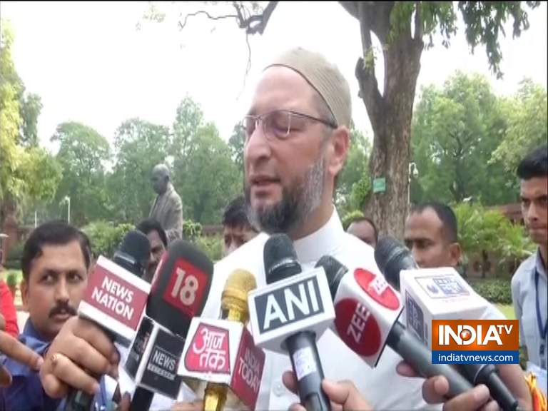 Asaduddin Owaisi targets PM Modi on Gutter Comment Asaduddin Owaisi targets PM Modi on Gutter Comment - India TV Hindi
