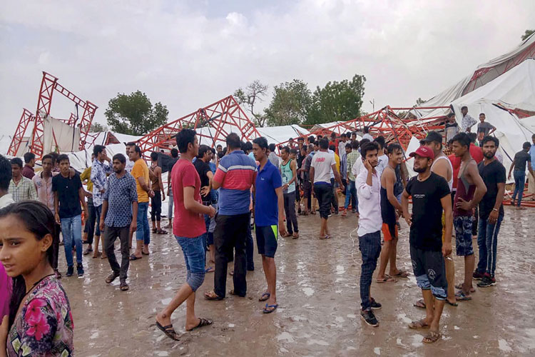 Rajasthan: Many dead after a 'pandaal' collapsed in Barmer Rajasthan: Many dead after a 'pandaal' collapsed in Barmer- India TV Hindi