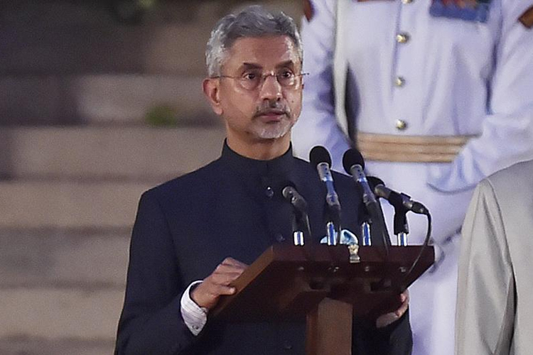 सुषमा स्वराज के पदचिह्नें पर चलना गर्व की बात: एस जयशंकर सुषमा स्वराज के पदचिह्नें पर चलना गर्व की बात: एस जयशंकर- India TV Hindi
