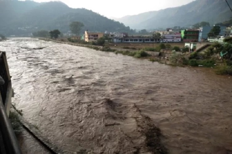 Cloud burst in Almora and chamoli of Uttrakhand Cloud burst in Almora and chamoli of Uttrakhand- India TV Hindi