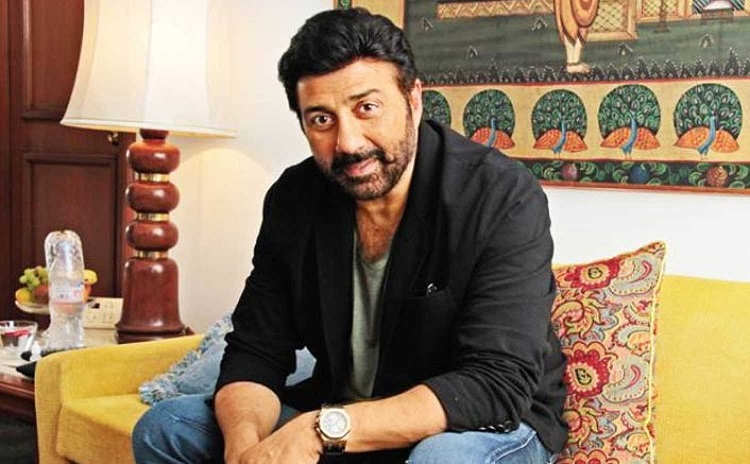 Sunny Deol issues statement on controversy of appointment of hi representative for Gurdaspur Lok Sab Sunny Deol issues statement on controversy of appointment of hi representative for Gurdaspur Lok Sab- India TV Hindi