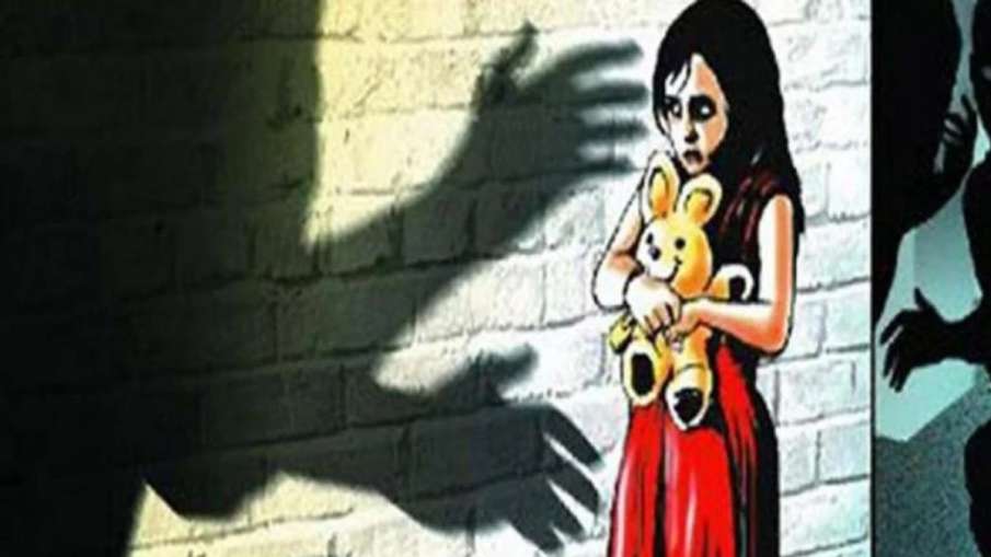 9 साल की बच्ची से दुष्कर्म की कोशिश में अधेड़ गिरफ्तार 9 साल की बच्ची से दुष्कर्म की कोशिश में अधेड़ गिरफ्तार- India TV Hindi