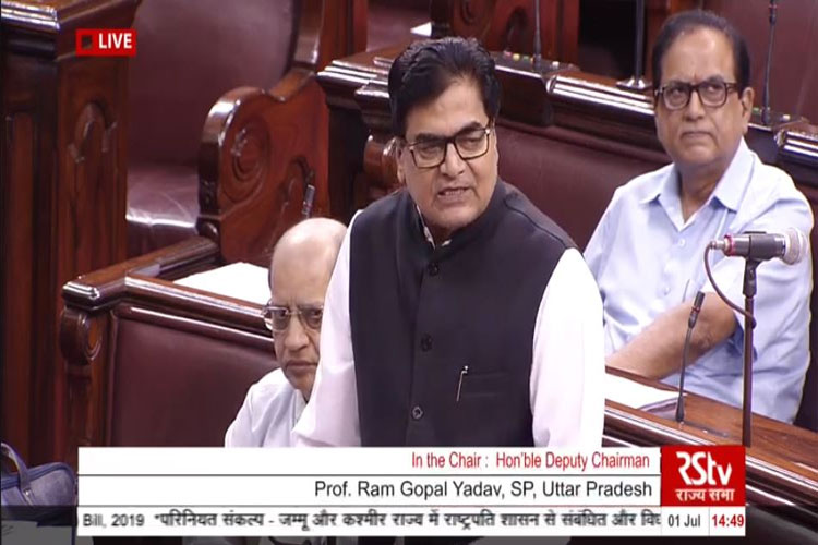 Samajwadi Party supported extention of President Rule for 6 Months in Jammu Kashmir Samajwadi Party supported extention of President Rule for 6 Months in Jammu Kashmir- India TV Hindi