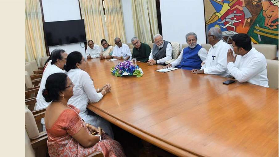 TMC MPs meet PM Modi TMC MPs meet PM Modi- India TV Hindi