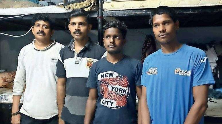 Pakistani quran teacher in UAE helps two indians duped... Pakistani quran teacher in UAE helps two indians duped...- India TV Hindi