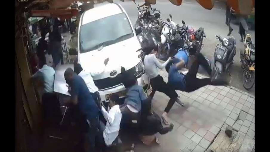 VIDEO: तेज रफ्तार बेकाबू... VIDEO: तेज रफ्तार बेकाबू...- India TV Hindi