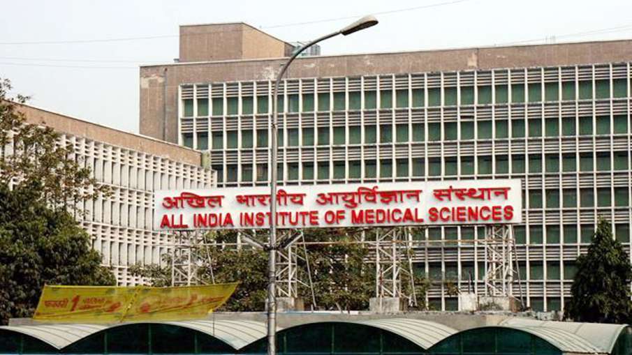 AIIMS doctors call off strike after meeting with Harsh Vardhan AIIMS doctors call off strike after meeting with Harsh Vardhan- India TV Hindi