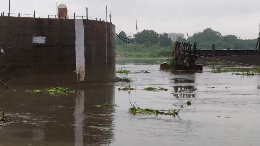 Water level raise in Yamuna river in Delhi Water level raise in Yamuna river in Delhi- India TV Hindi
