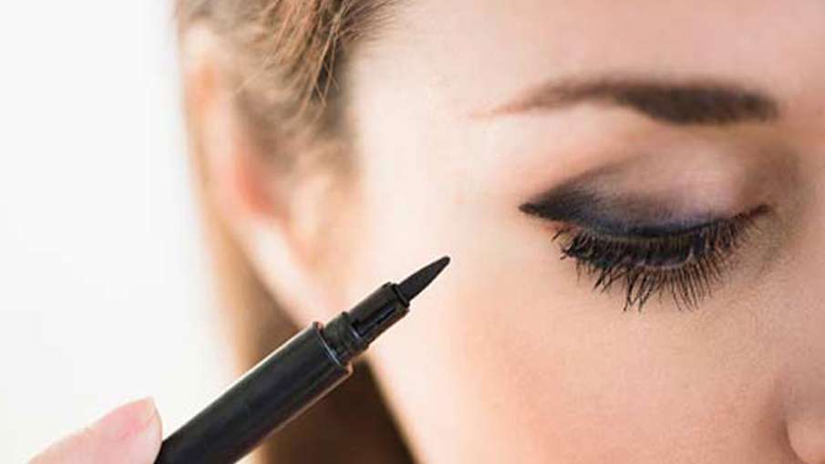 side effects of eyeliner side effects of eyeliner- India TV Hindi