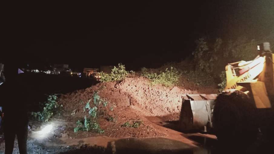 Mumbai Goa Highaway Closed Due to Land Slide Mumbai Goa Highaway Closed Due to Land Slide- India TV Hindi