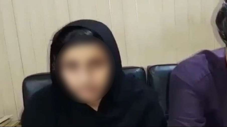 पाकिस्तान में सिख ग्रंथी की बेटी को अगवा कर जबरन इस्लाम कराया कबूल पाकिस्तान में सिख ग्रंथी की बेटी को अगवा कर जबरन इस्लाम कराया कबूल- India TV Hindi