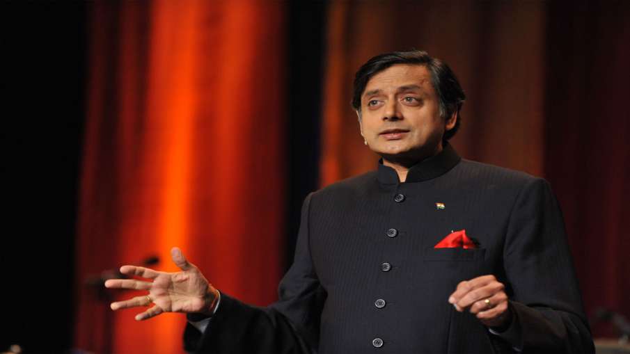 Congress send notice to Shashi Tharoor for praising Prime Minister Narendra Modi Congress send notice to Shashi Tharoor for praising Prime Minister Narendra Modi- India TV Hindi