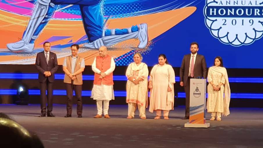 Live Updates: फिरोज शाह कोटला स्टेडियम का नाम हुआ अरुण जेटली स्टेडियम, कोहली के नाम रखा गया पवेलियन Live Updates: फिरोज शाह कोटला स्टेडियम का नाम हुआ अरुण जेटली स्टेडियम, कोहली के नाम रखा गया पवेलियन - India TV Hindi