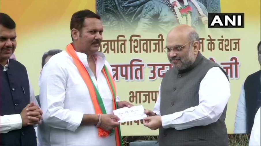 Descendant of Shivaji maharaj Udayanraje Bhosale joins BJP Descendant of Shivaji maharaj Udayanraje Bhosale joins BJP- India TV Hindi