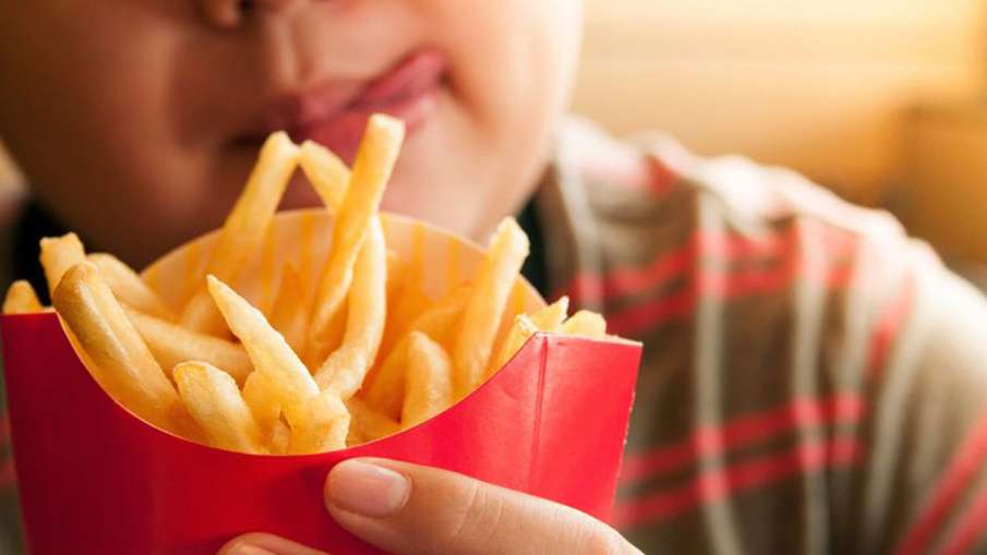 17 year old boy blind and deaf after eating bangers chips white bread 17 year old boy blind and deaf after eating bangers chips white bread - India TV Hindi