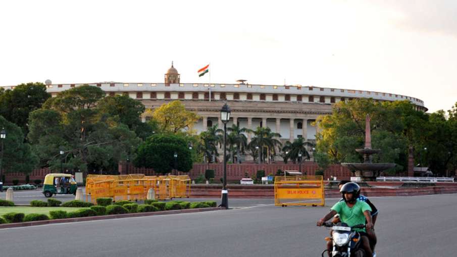 Man trying to enter in Parliament with Knife arrested by Delhi Police Man trying to enter in Parliament with Knife arrested by Delhi Police- India TV Hindi