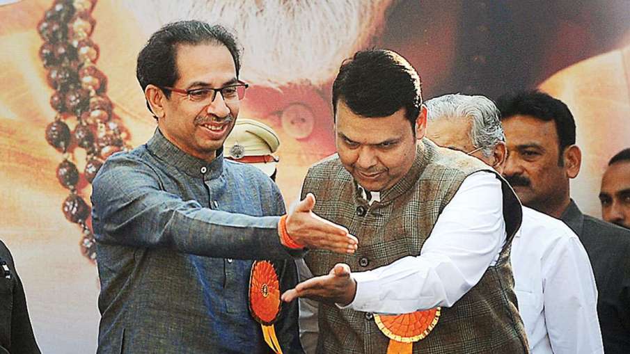 सीटों की साझेदारी पर शिवसेना, भाजपा के बीच तेजी हुई रस्साकशी सीटों की साझेदारी पर शिवसेना, भाजपा के बीच तेजी हुई रस्साकशी - India TV Hindi