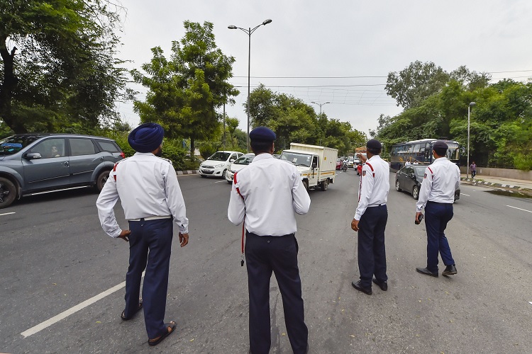 Government of Karnataka reduces the traffic fine Government of Karnataka reduces the traffic fine- India TV Paisa