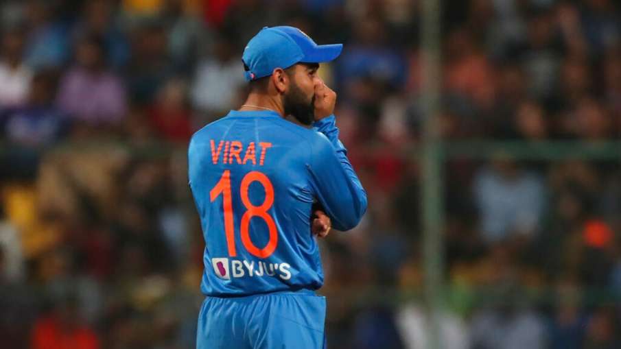 IND vs SA: विराट कोहली की इस हरकत पर आईसीसी ने लगाई फटकार, मिला एक ‘डिमैरिट’ प्वाइंट IND vs SA: विराट कोहली की इस हरकत पर आईसीसी ने लगाई फटकार, मिला एक ‘डिमैरिट’ प्वाइंट - India TV Hindi