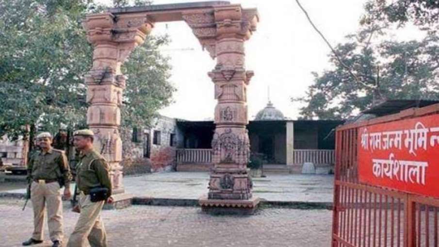 मुस्लिम संगठन ने अयोध्या में विवादित स्थल सरकार को सौंपे जाने की राय दी मुस्लिम संगठन ने अयोध्या में विवादित स्थल सरकार को सौंपे जाने की राय दी - India TV Hindi