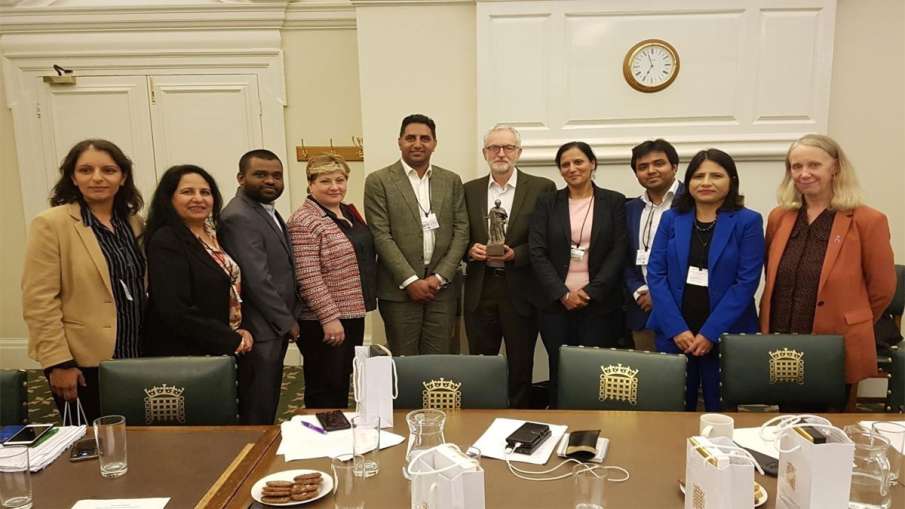 Congress Party delegation meets Jeremy Corbyn who opposes Indian move on Jammu Kashmir Congress Party delegation meets Jeremy Corbyn who opposes Indian move on Jammu Kashmir- India TV Hindi