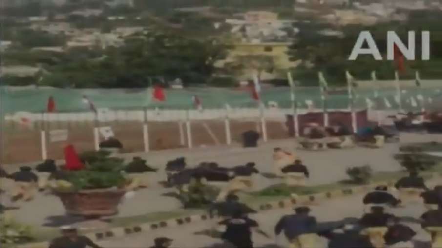 Pakistani police lathicharged on protesters in Muzaffarabad of PoK during rally Pakistani police lathicharged on protesters in Muzaffarabad of PoK during rally- India TV Hindi