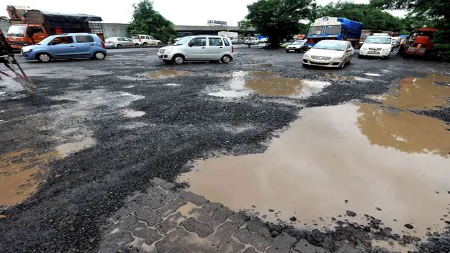 Potholes Potholes - India TV Hindi