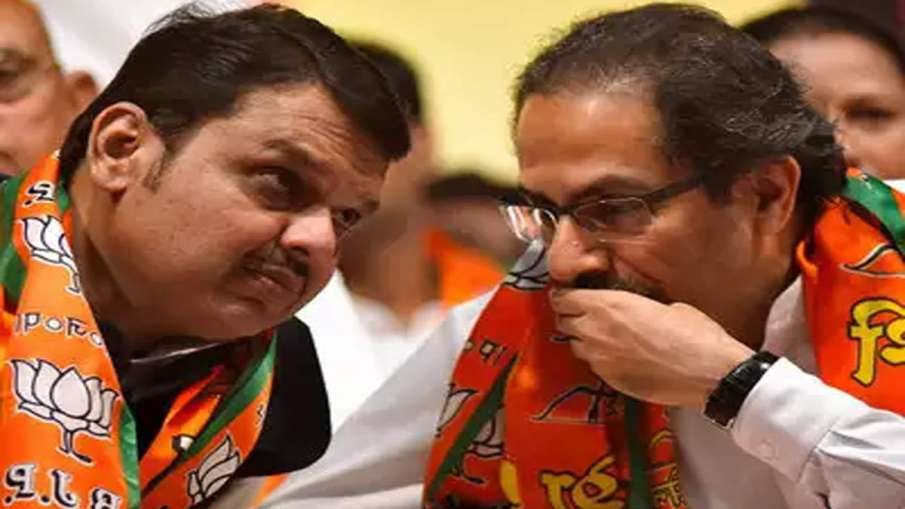 महाराष्ट्र में क्या होगा, BJP देगी अच्छी खबर, 50-50 फॉर्मूले पर अड़ी है शिवसेना? महाराष्ट्र में क्या होगा, BJP देगी अच्छी खबर, 50-50 फॉर्मूले पर अड़ी है शिवसेना?- India TV Hindi