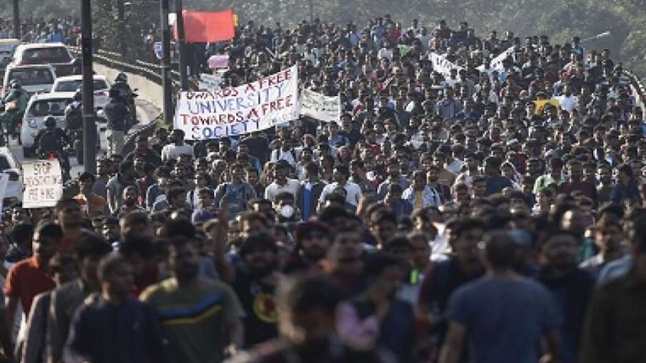 बढ़ी फीस वापसी पर नहीं बनी बात, आज भी पूरा जेएनयू होगा सड़कों पर बढ़ी फीस वापसी पर नहीं बनी बात, आज भी पूरा जेएनयू होगा सड़कों पर- India TV Hindi