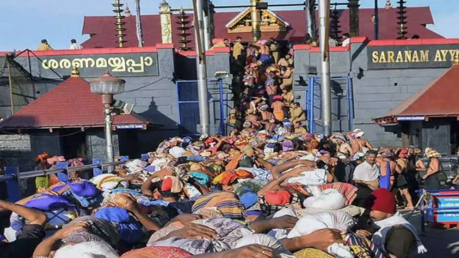 क्या टूट जाएगी सालों पुरानी परंपरा, महिलाओं को मिलेगी सबरीमाला में एंट्री? फैसला आज क्या टूट जाएगी सालों पुरानी परंपरा, महिलाओं को मिलेगी सबरीमाला में एंट्री? फैसला आज- India TV Hindi