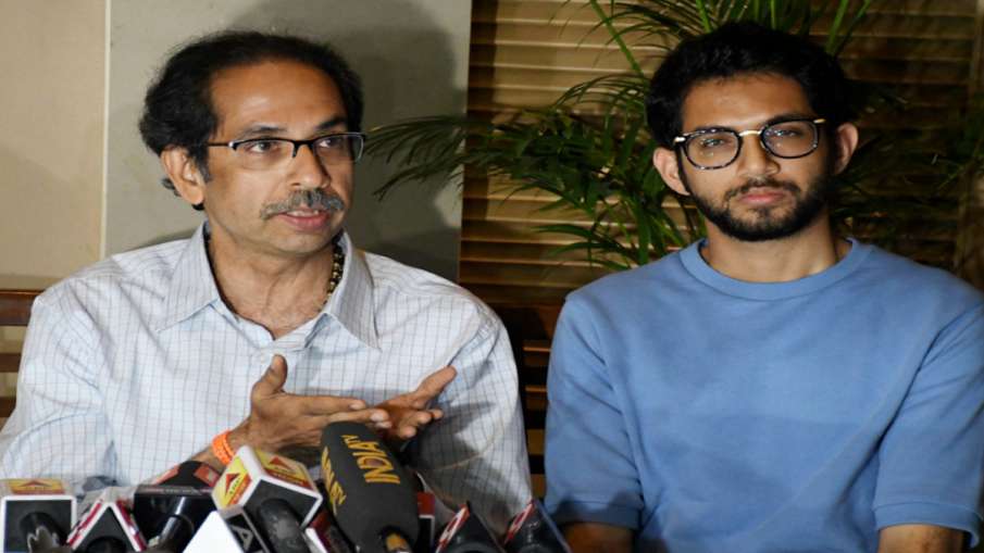 शिवसेना का आरोप, महाराष्ट्र में राष्ट्रपति शासन लगाने की पटकथा पहले से ही तैयार थी शिवसेना का आरोप, महाराष्ट्र में राष्ट्रपति शासन लगाने की पटकथा पहले से ही तैयार थी- India TV Hindi