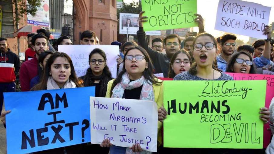 कभी निर्भया तो कभी हैदराबाद, कब तक चलेगी बहस? यहां रेपिस्टों में डाल दिए जाते हैं महिला के हॉर्मोन् कभी निर्भया तो कभी हैदराबाद, कब तक चलेगी बहस? यहां रेपिस्टों में डाल दिए जाते हैं महिला के हॉर्मोन्- India TV Hindi