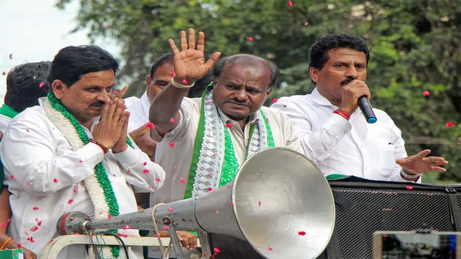 Karnataka by-election Campaigning ends Karnataka by-election Campaigning ends - India TV Hindi