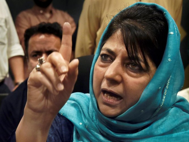 Mehbooba Mufti’s PSA has been extended for three more months । कश्मीर: पीडीपी चीफ महबूबा मुप्ती की Mehbooba Mufti’s PSA has been extended for three more months । कश्मीर: पीडीपी चीफ महबूबा मुप्ती की - India TV Hindi