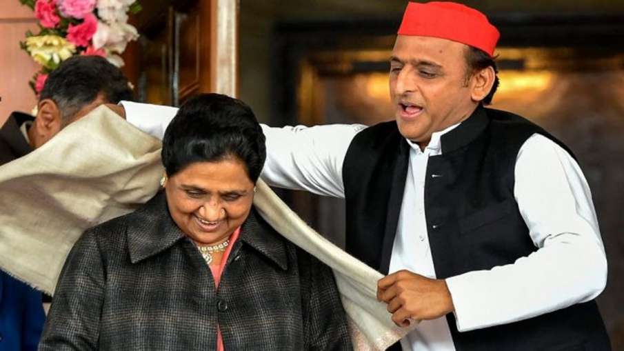 Akhilesh Yadav and SP congratulates Mayawati on her 64th birthday Akhilesh Yadav and SP congratulates Mayawati on her 64th birthday- India TV Hindi