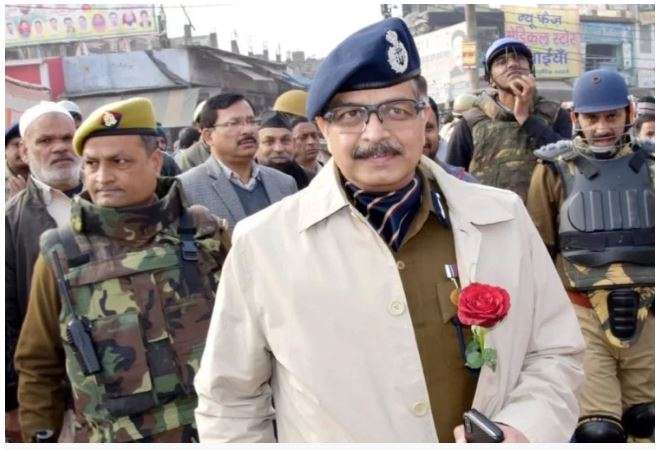 IPS Officer Alok Singh joins as first police commissioner of Noida IPS Officer Alok Singh joins as first police commissioner of Noida- India TV Hindi