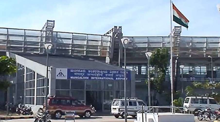 Panic spread at unclaimed bag at Mangaluru airport Panic spread at unclaimed bag at Mangaluru airport- India TV Hindi