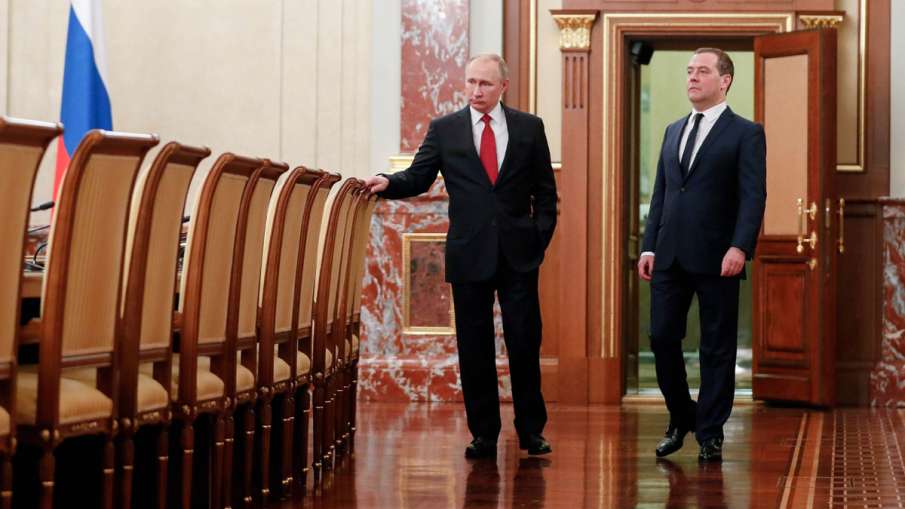 Russian President Vladimir Putin (Right) and Russian... Russian President Vladimir Putin (Right) and Russian...- India TV Hindi