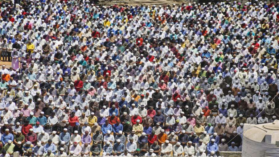 Mumbai: Muslims offer Friday prayers amid growing scare... Mumbai: Muslims offer Friday prayers amid growing scare...- India TV Hindi