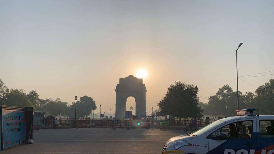 Coronavirus Scare: घबराएं नहीं, पूर्ण लॉकडाउन के दौरान भी जारी रहेंगी ये जरूरी सेवाएं Coronavirus Scare: घबराएं नहीं, पूर्ण लॉकडाउन के दौरान भी जारी रहेंगी ये जरूरी सेवाएं- India TV Hindi