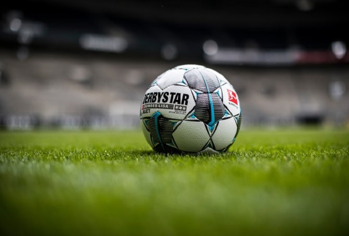 English football suspended PL Season until April 30 English football suspended PL Season until April 30- India TV Hindi