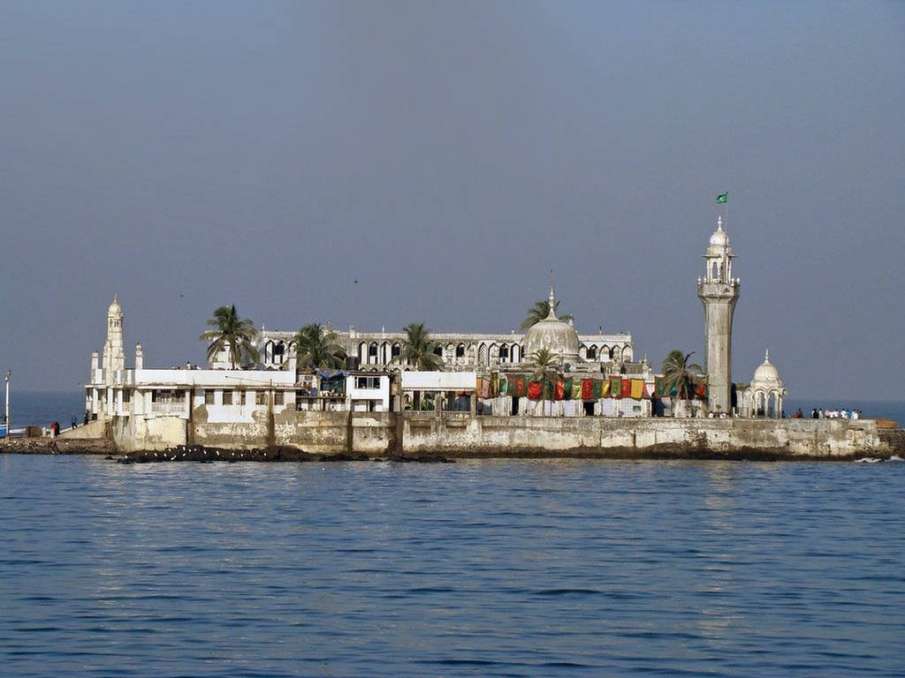 Mumbai, Haji Ali Dargah, Coronavirus Outbreak, Coronavirus Mumbai, Haji Ali Dargah, Coronavirus Outbreak, Coronavirus - India TV Hindi